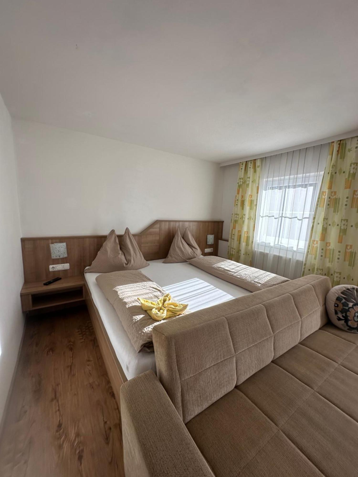 Frühstückspension Alpenrose Bed&Breakfast Iselsberg Exterior foto